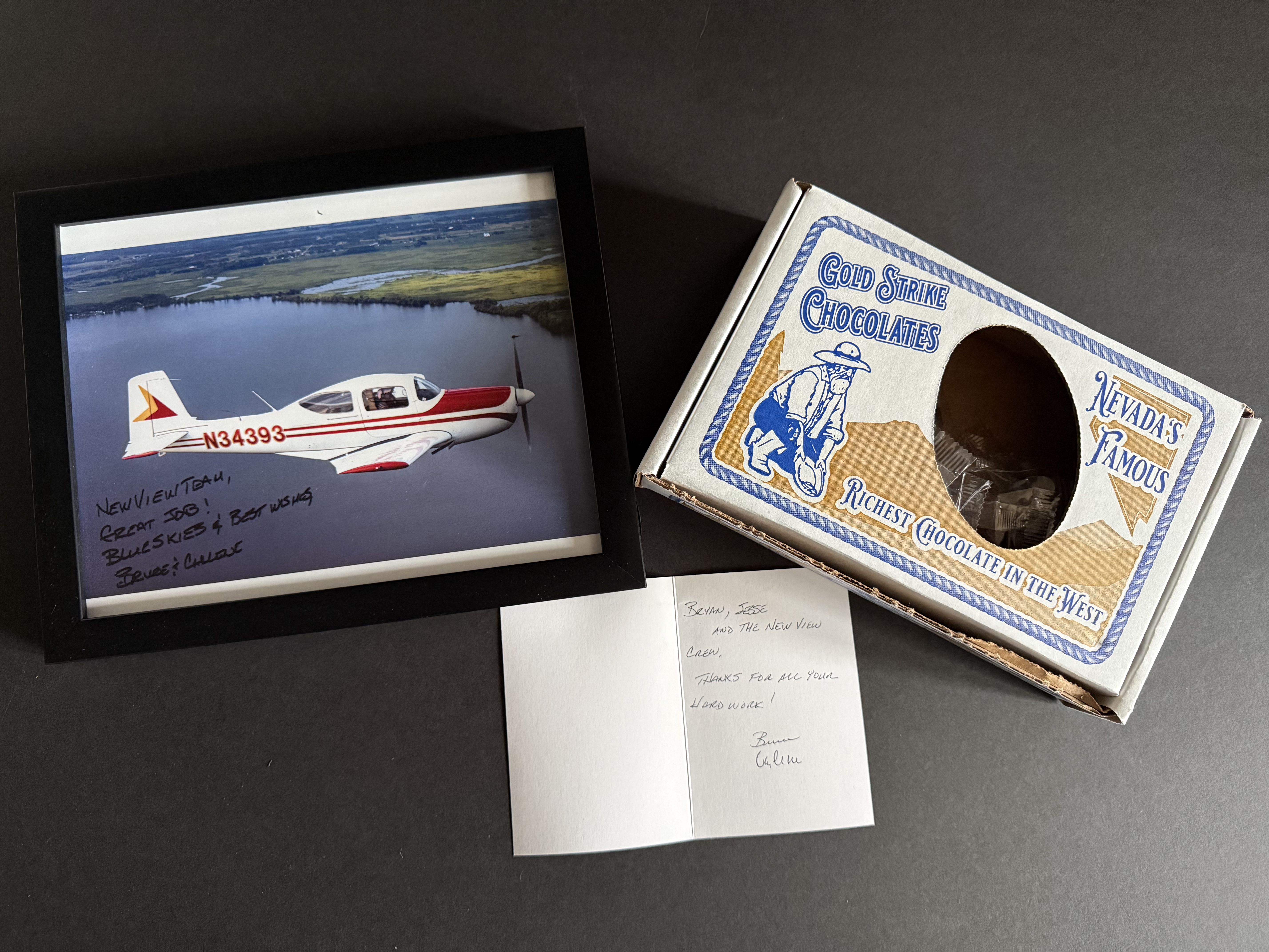 Handwritten thank-you note and signed photo of N34393 sent to the NewView crew